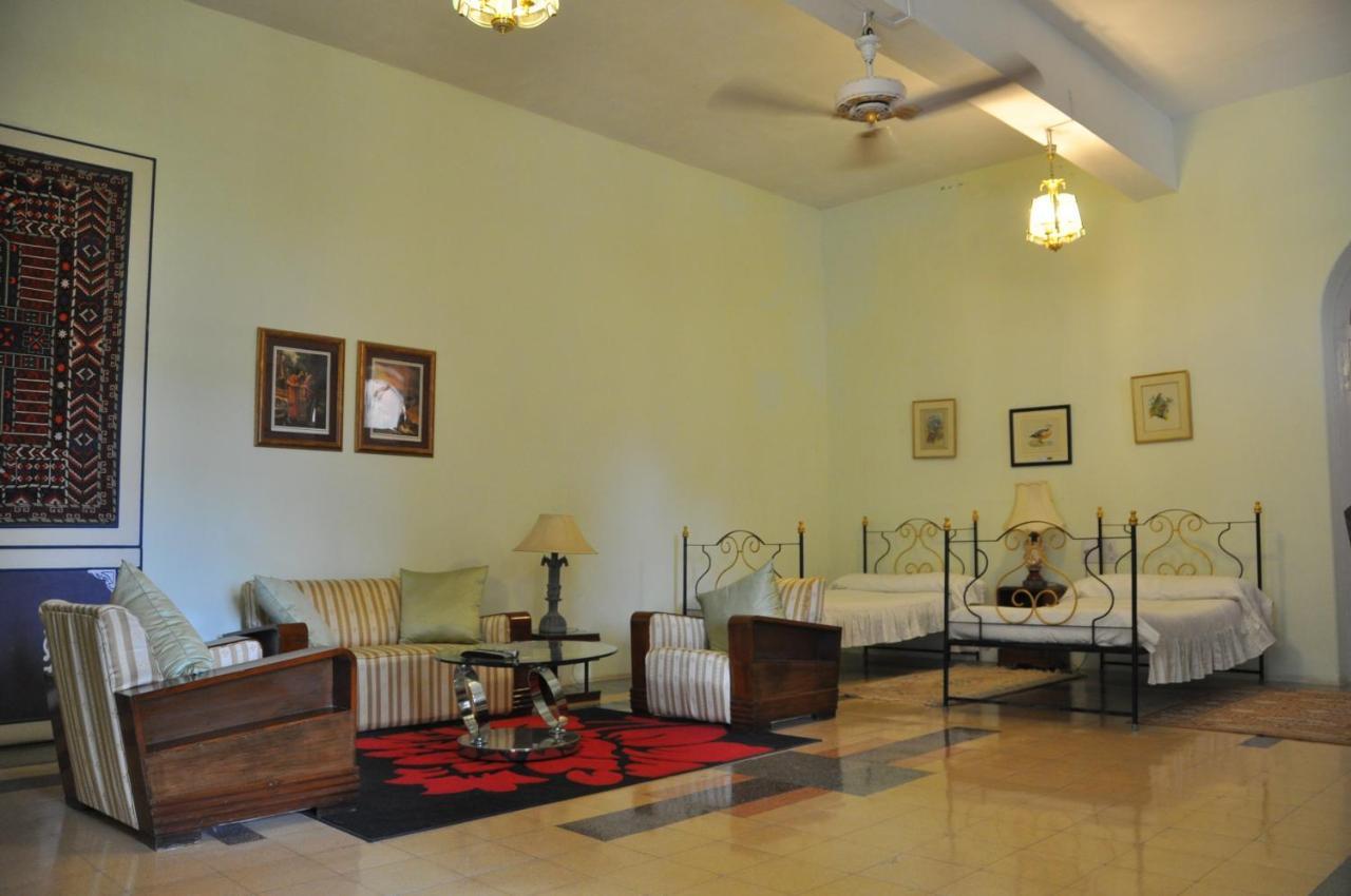 Orchard Palace Gondal Luaran gambar