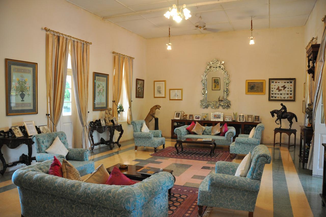 Orchard Palace Gondal Luaran gambar